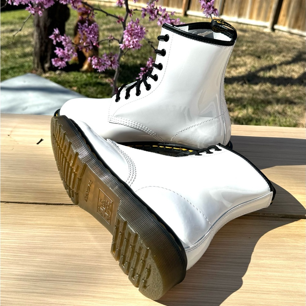 Dr. Martens 1460 White Patent Leather Lamper Ankle Boots.. - Picture 5 of 9